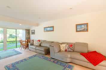 6/17 Redwood Close, Paraparaumu