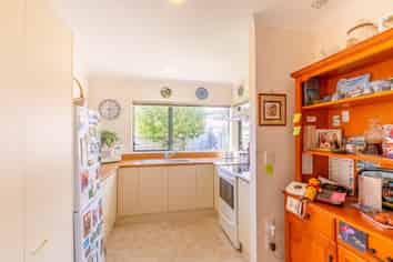 6/17 Redwood Close, Paraparaumu