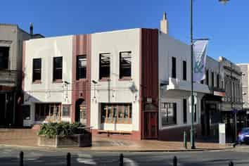 Octagon prime corner position over two storeys