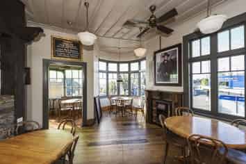 Colonial style deco office