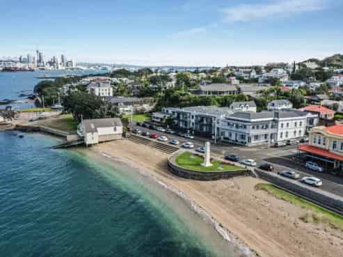 6/29 King Edward Parade, Devonport