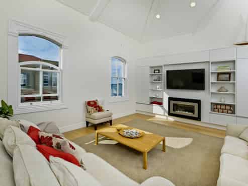 6/29 King Edward Parade, Devonport