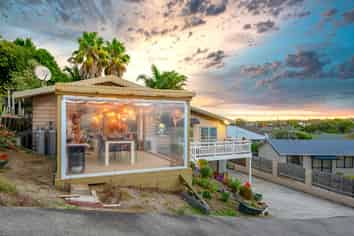 2/24 Cranberry Place, Bucklands Beach