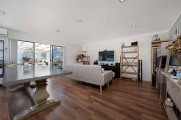 2/24 Cranberry Place, Bucklands Beach