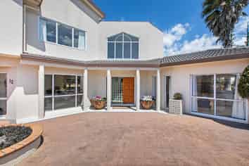 12 Frank Nobilo Drive, Golflands