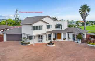 12 Frank Nobilo Drive, Golflands