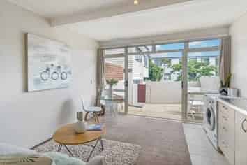 5/137 Jervois Road, Herne Bay