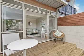 5/137 Jervois Road, Herne Bay