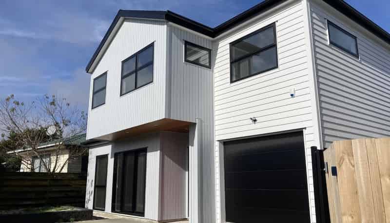 a/334 Bucklands Beach Road, Bucklands Beach