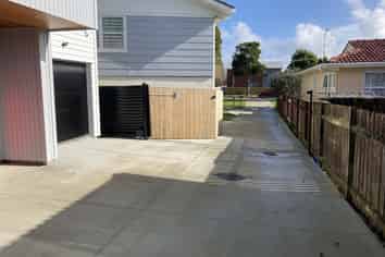 a/334 Bucklands Beach Road, Bucklands Beach