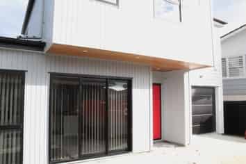 a/334 Bucklands Beach Road, Bucklands Beach