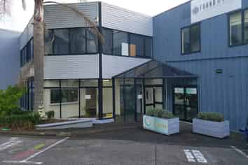 Affordable tidy office