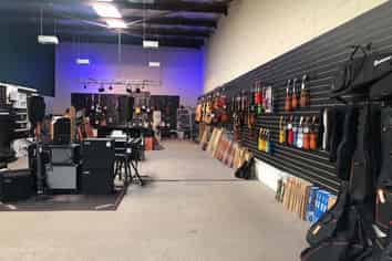 Excellent 500m2 retail/showroom