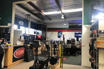 Excellent 500m2 retail/showroom