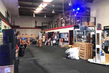 Excellent 500m2 retail/showroom