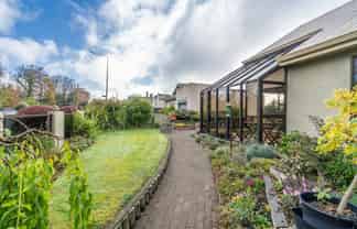 293 Queens Drive, Windsor