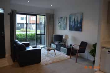 98 Squadron Drive, Hobsonville