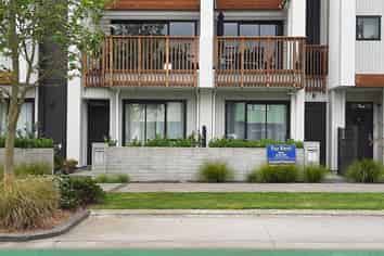 98 Squadron Drive, Hobsonville