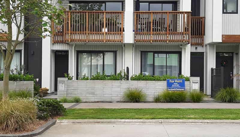 98 Squadron Drive, Hobsonville