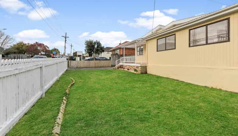 26 White Swan Road, Mount Roskill