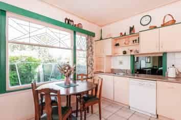 600 Dennett Street, Mahora