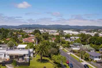 102/18 Newington Road, Henderson