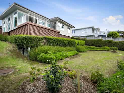 589a East Coast Road, Browns Bay