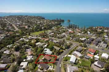 6 Weatherly Road, Torbay