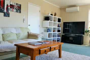 6 Weatherly Road, Torbay