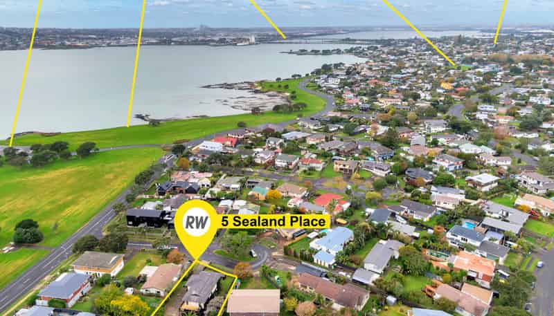 5 Sealand Place, Mangere Bridge