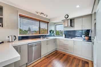 5 Sealand Place, Mangere Bridge