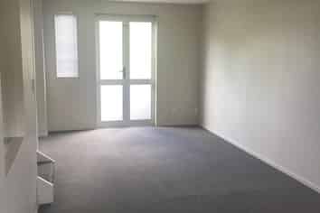 7 Albionvale Road, Glen Eden