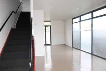 ALBANY OFFICE/ RETAIL WITH POSSIBLE ACCOMMODATION