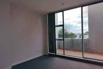 1A/1C Queen Mary Ave, Epsom