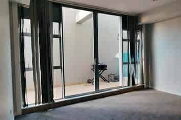 1A/1C Queen Mary Ave, Epsom