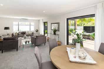 1/11 Paparoa Rd, Cockle Bay