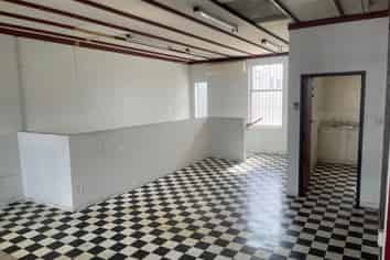 73M2 FIRST FLOOR OFFICE