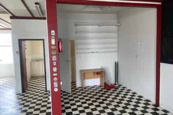 73M2 FIRST FLOOR OFFICE