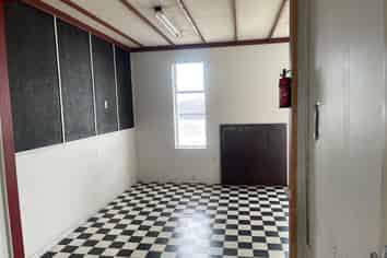 73M2 FIRST FLOOR OFFICE