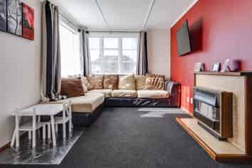 8 Upham Terrace, Roslyn