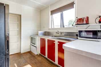 8 Upham Terrace, Roslyn