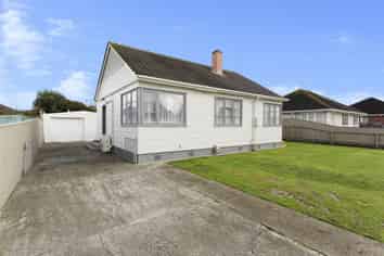 8 Upham Terrace, Roslyn