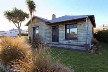 120 Moulson Street, Strathern