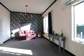 120 Moulson Street, Strathern