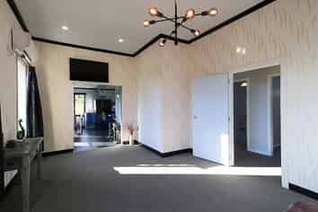 120 Moulson Street, Strathern