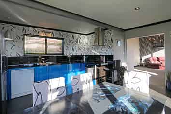 120 Moulson Street, Strathern