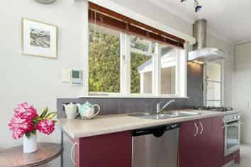 298 East Coast Road, Forrest Hill