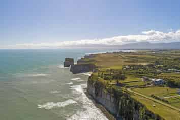 A RARE FHGC OPPORTUNITY AWAITS AT OMAU