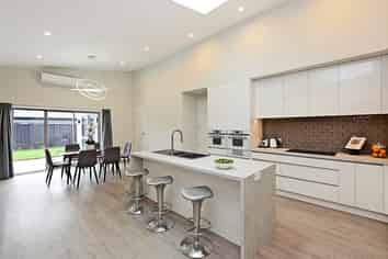 42 Arbuckle Road, Frimley