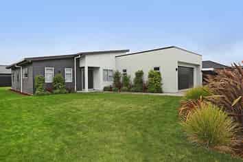 42 Arbuckle Road, Frimley